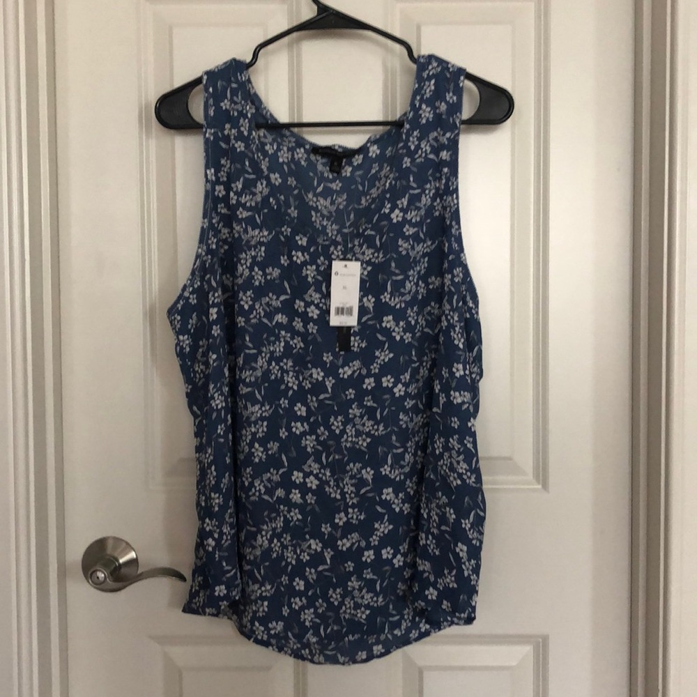 NWT Blue/white floral sleeveless silk tank